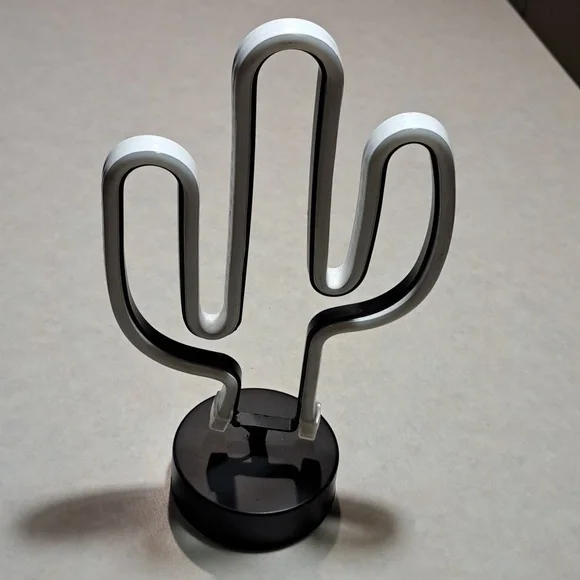 Cactus Night Light Battery Powered - Picture 2 of 5